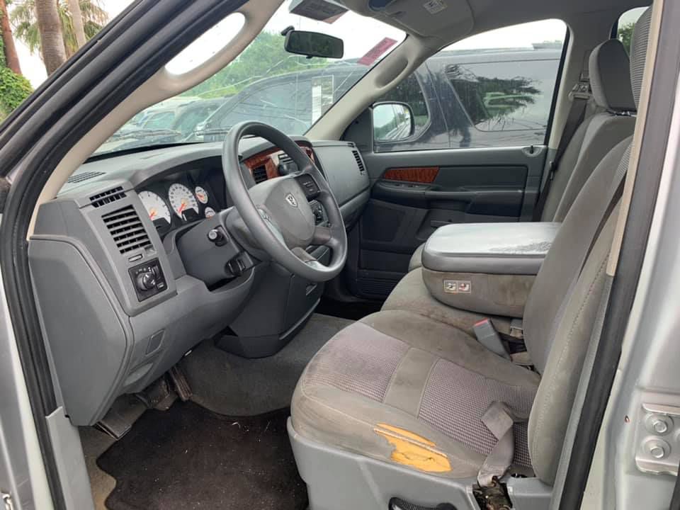 Photo 7 of this DODGE RAM 1500