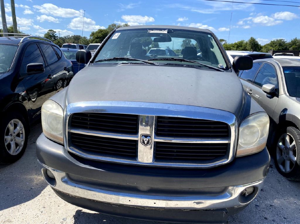 Photo 3 of this DODGE RAM 1500
