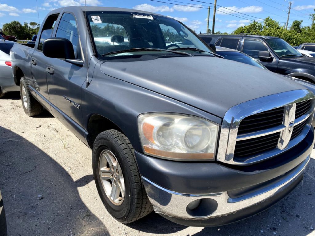 Photo 4 of this DODGE RAM 1500
