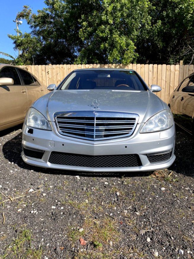 Photo 2 of this MERCEDES-BENZ S-CLASS