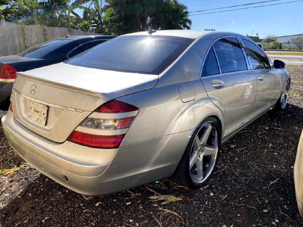 Photo 11 of this MERCEDES-BENZ S-CLASS