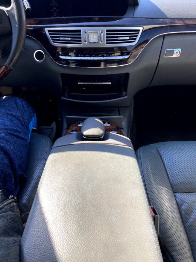 Photo 7 of this MERCEDES-BENZ S-CLASS