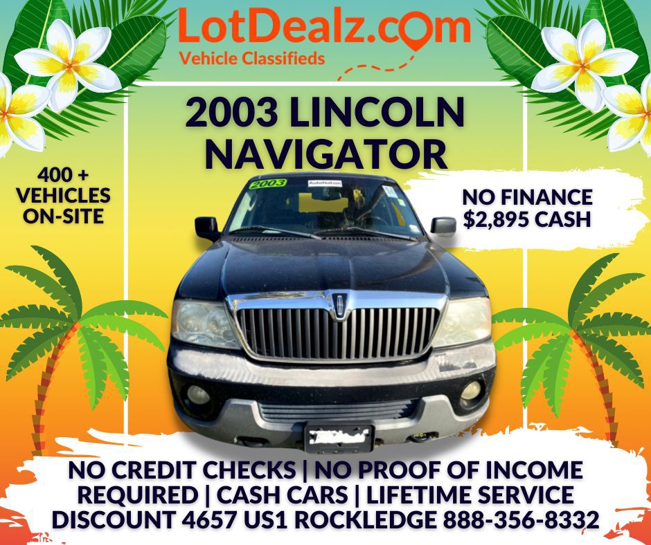 Photo 2 of this LINCOLN NAVIGATOR
