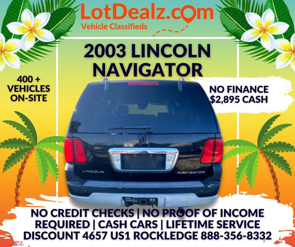 Photo 8 of this LINCOLN NAVIGATOR