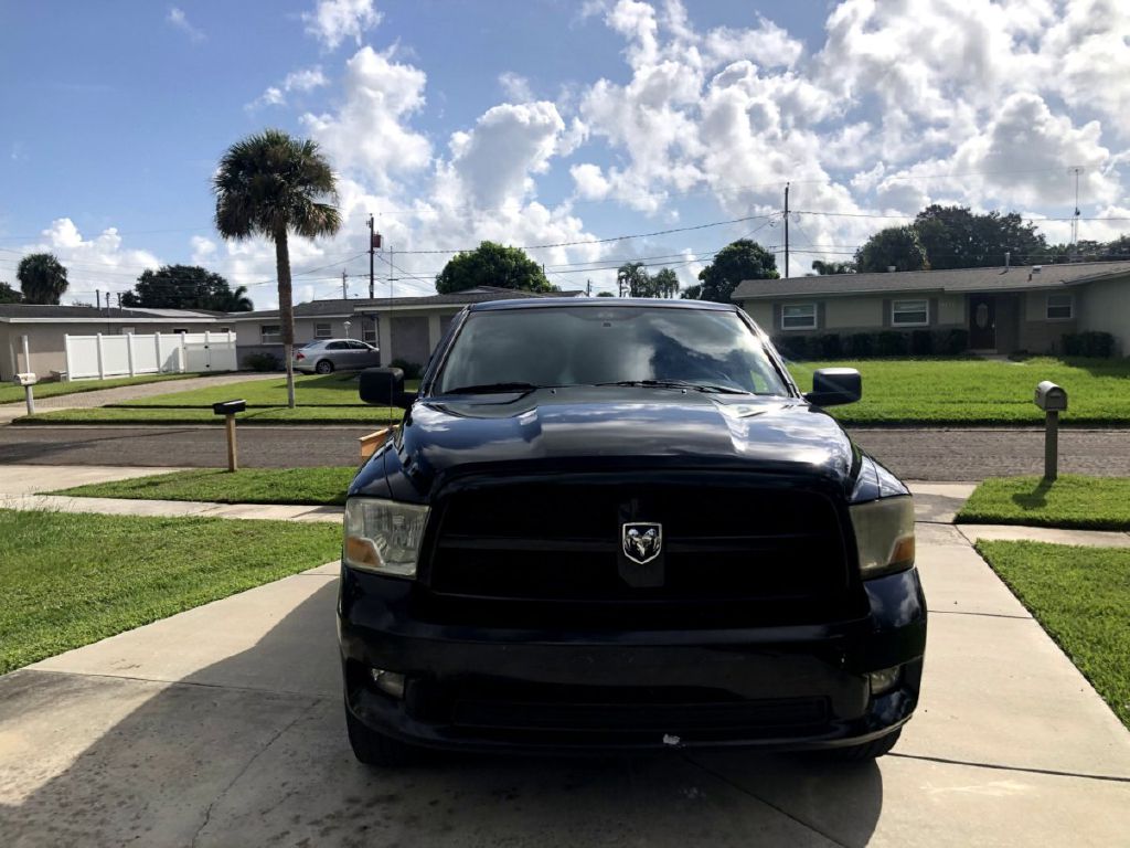 Photo 3 of this DODGE RAM 1500
