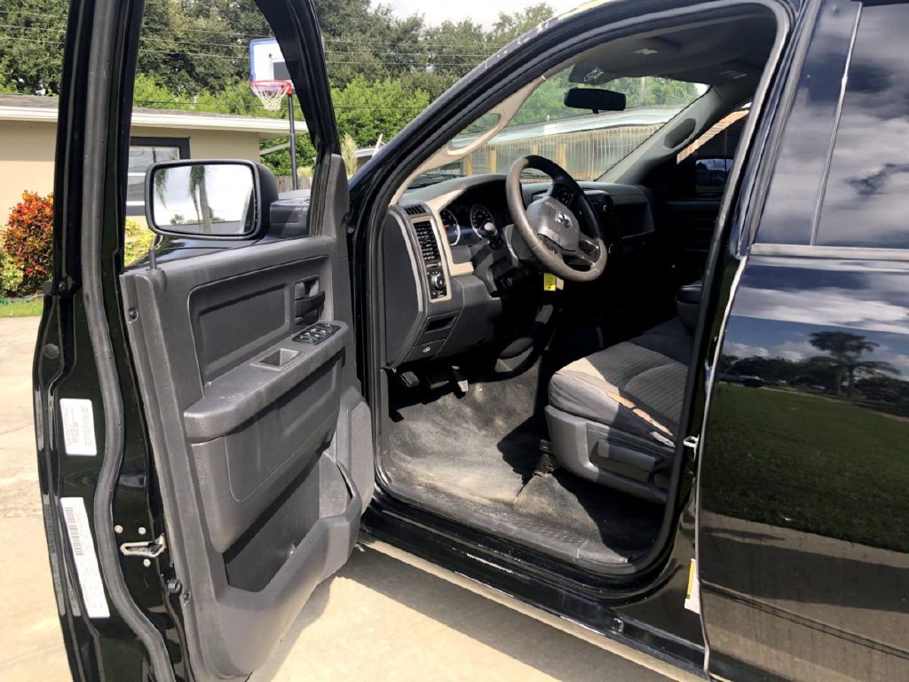 Photo 6 of this DODGE RAM 1500