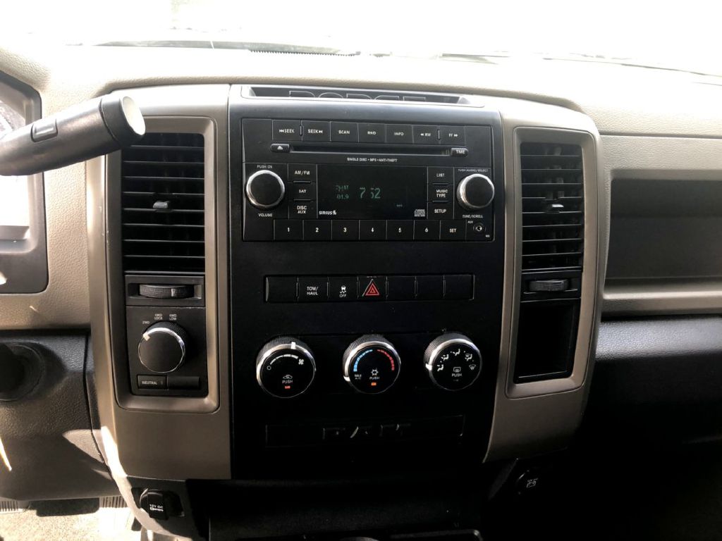Photo 10 of this DODGE RAM 1500