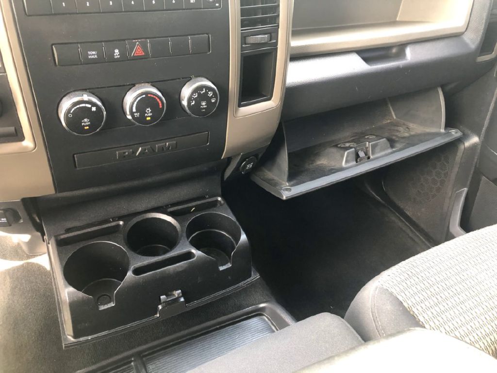 Photo 11 of this DODGE RAM 1500