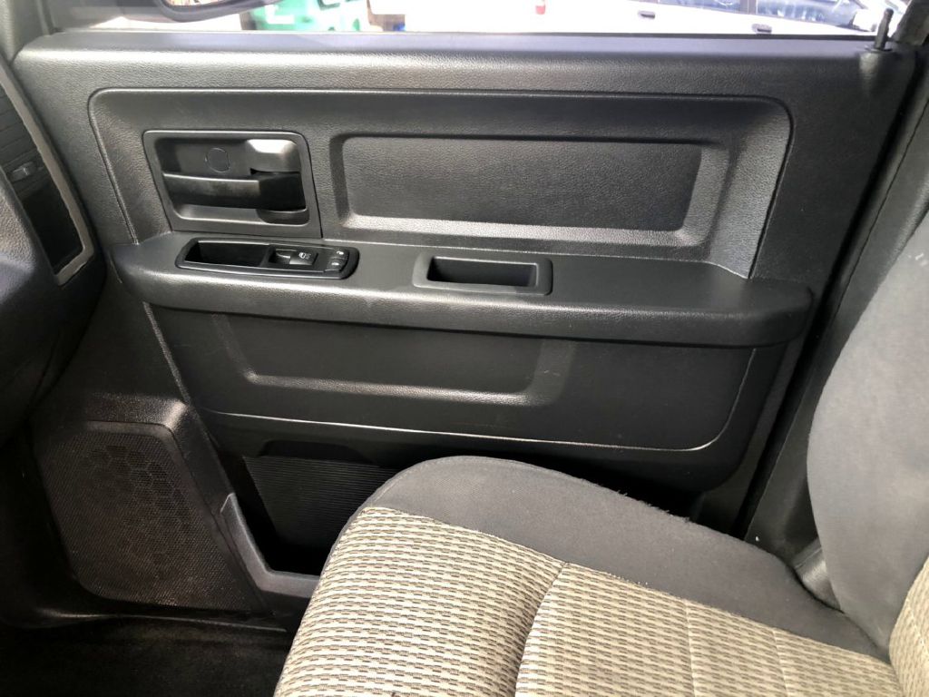 Photo 12 of this DODGE RAM 1500