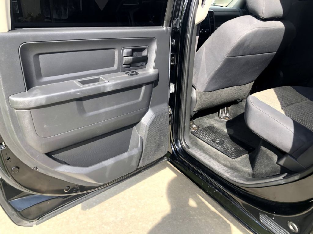Photo 13 of this DODGE RAM 1500