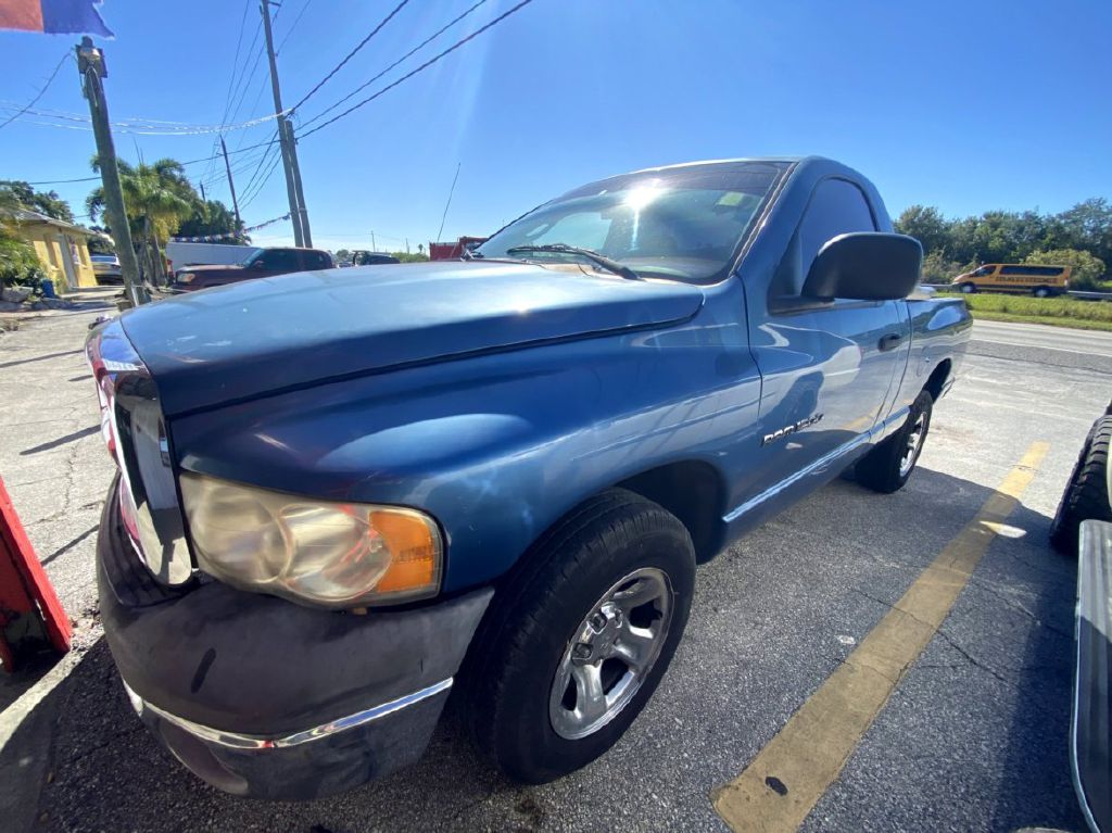 Photo 2 of this DODGE RAM 1500