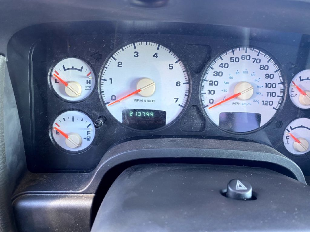Photo 6 of this DODGE RAM 1500