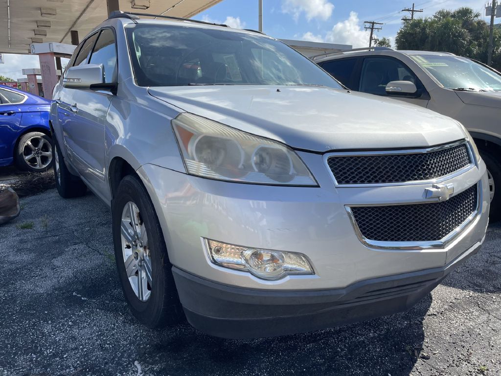 Photo 4 of this CHEVROLET TRAVERSE