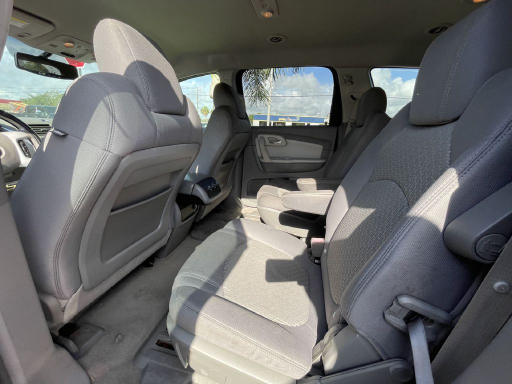 Photo 7 of this CHEVROLET TRAVERSE