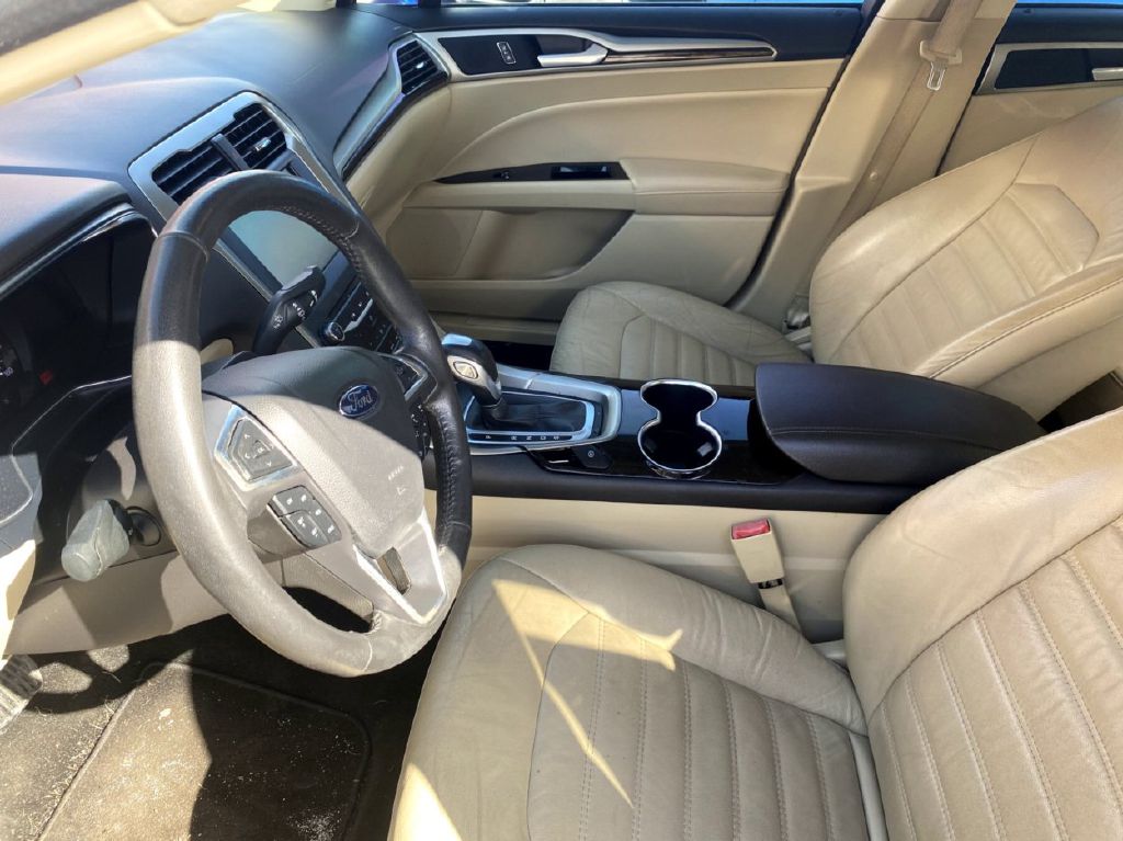 Photo 4 of this FORD FUSION