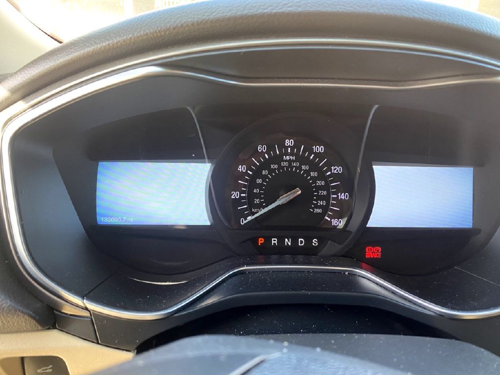 Photo 6 of this FORD FUSION
