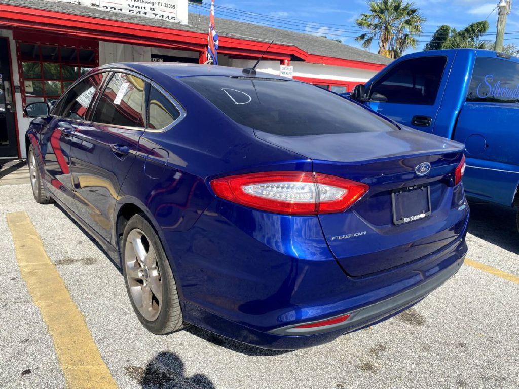 Photo 11 of this FORD FUSION