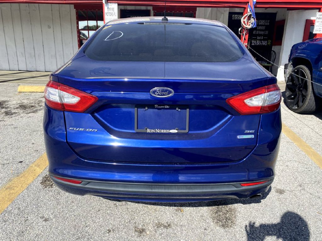Photo 12 of this FORD FUSION