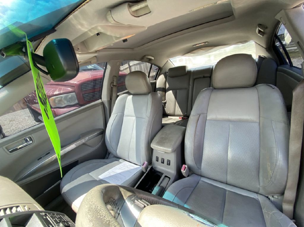 Photo 6 of this NISSAN MAXIMA