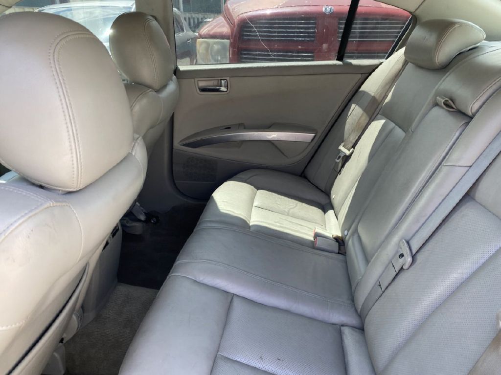 Photo 7 of this NISSAN MAXIMA