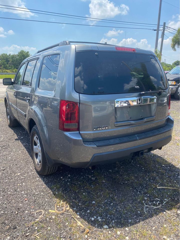 Photo 11 of this HONDA PILOT