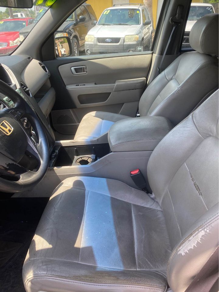 Photo 5 of this HONDA PILOT