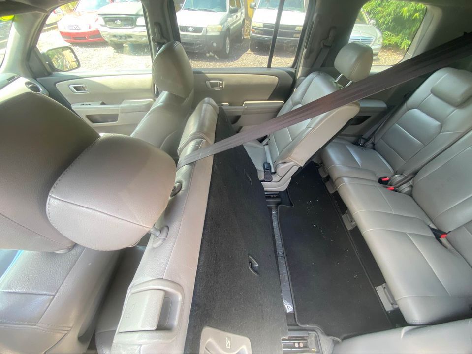 Photo 10 of this HONDA PILOT