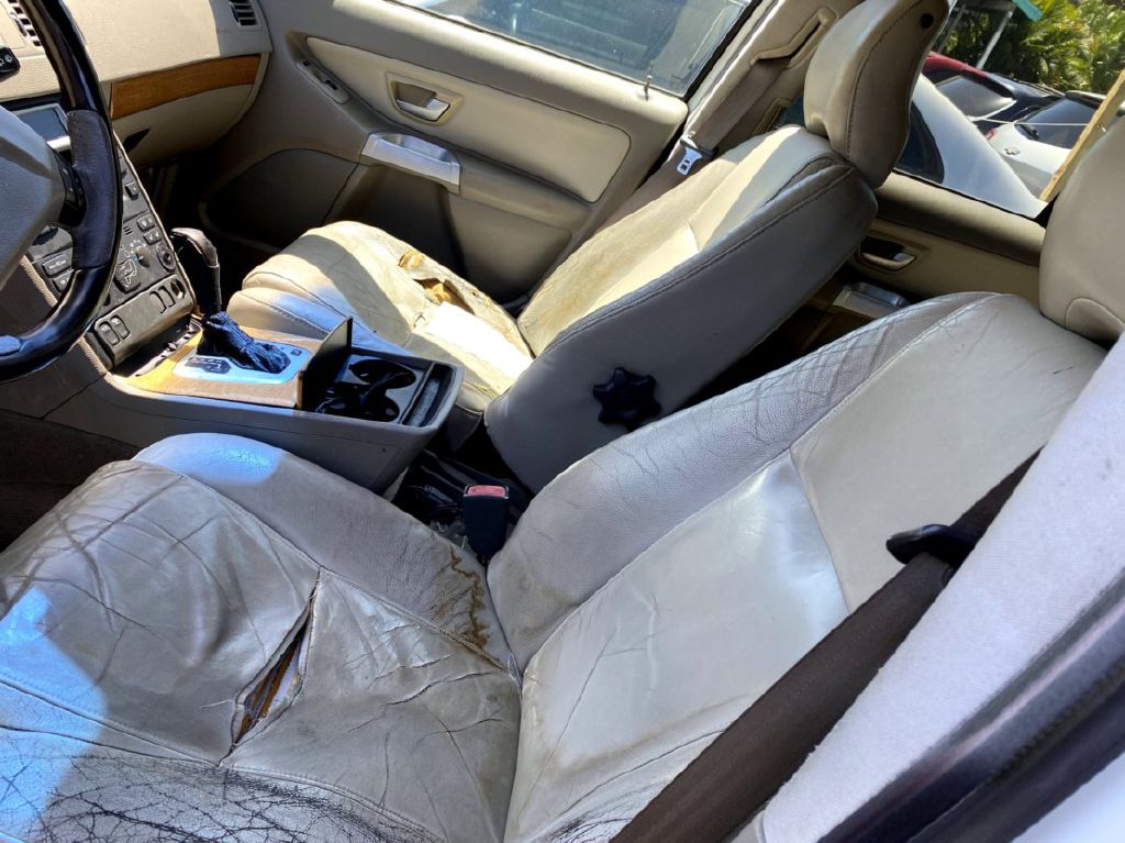 Photo 7 of this VOLVO XC90