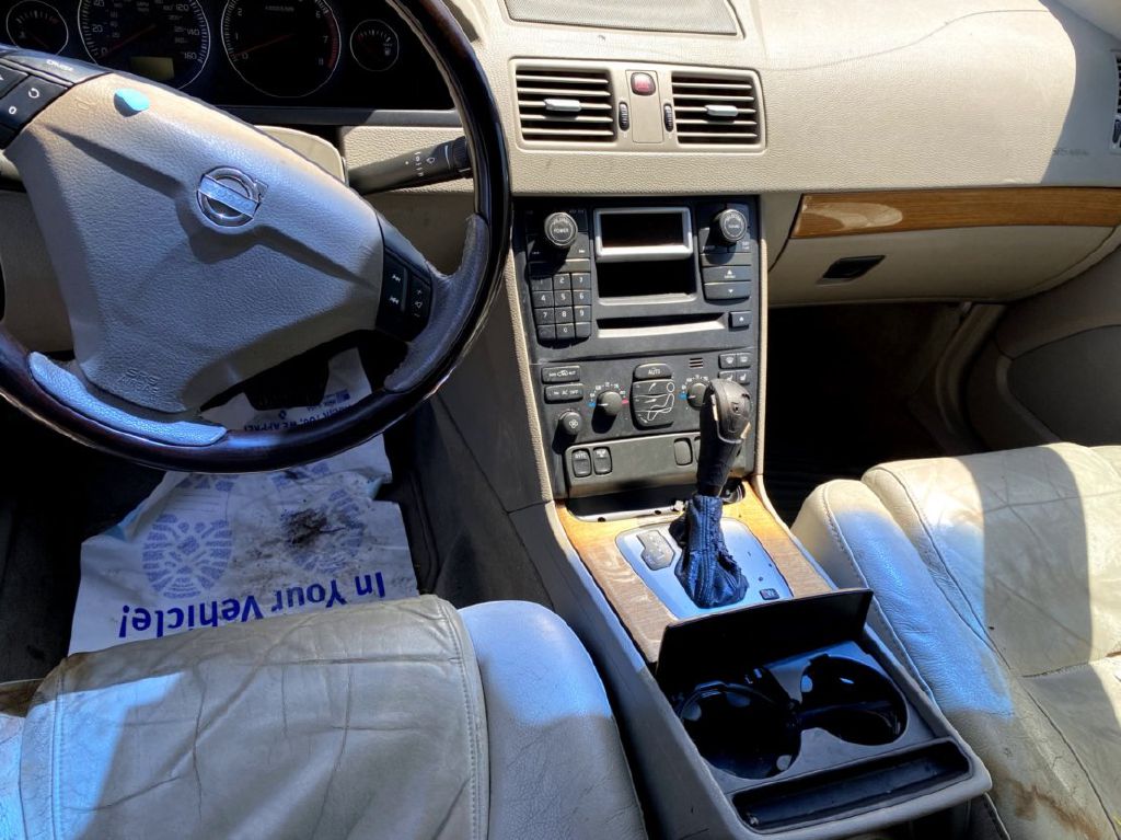 Photo 9 of this VOLVO XC90