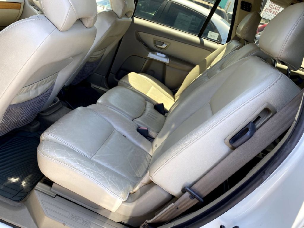Photo 10 of this VOLVO XC90