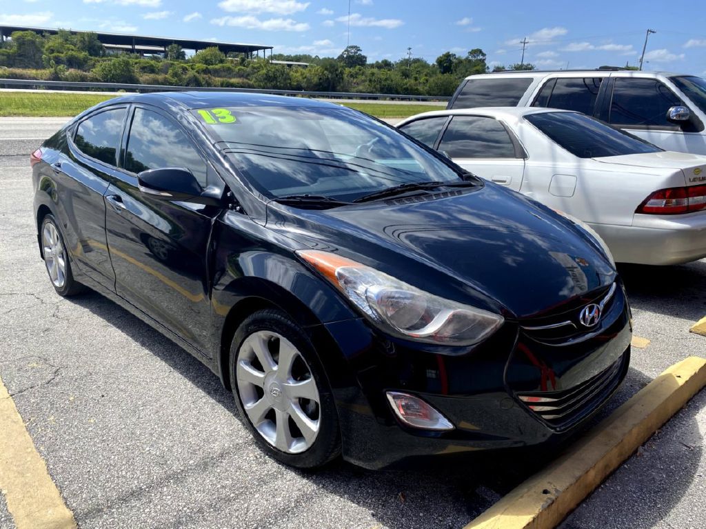 Photo 2 of this HYUNDAI ELANTRA