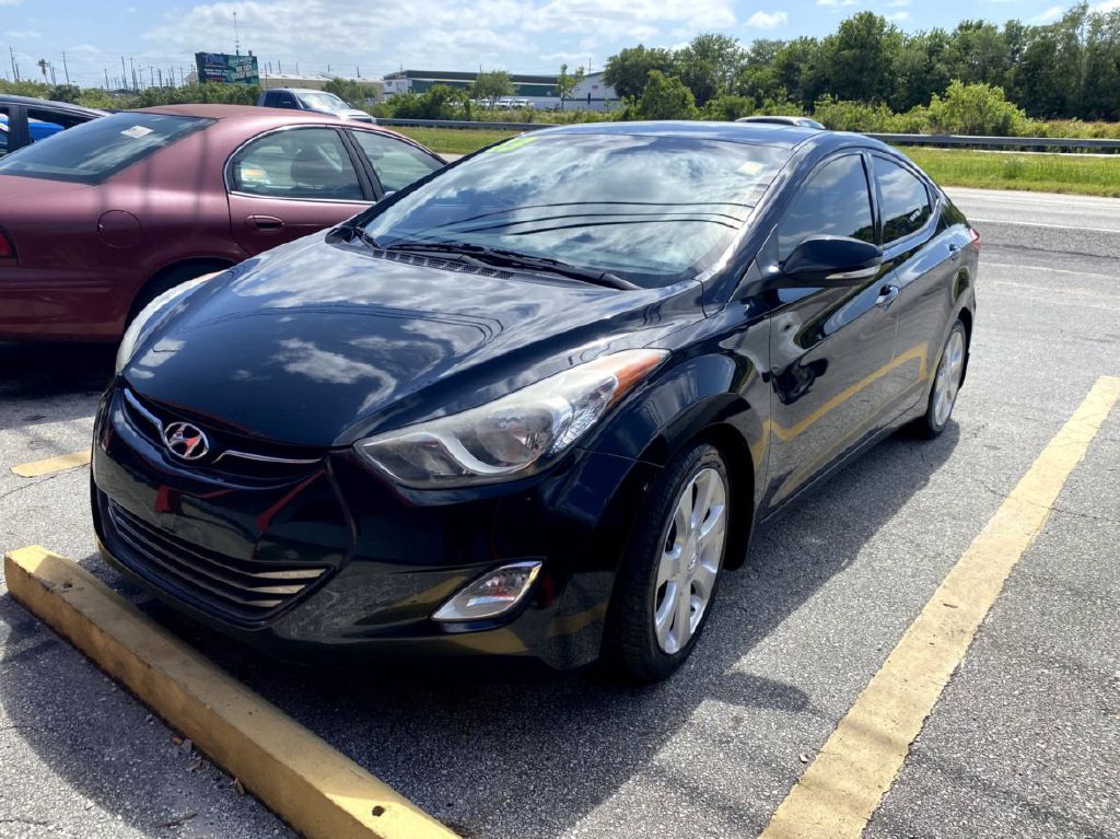 Photo 4 of this HYUNDAI ELANTRA