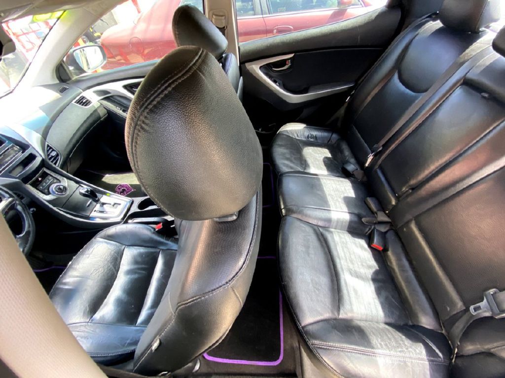 Photo 11 of this HYUNDAI ELANTRA