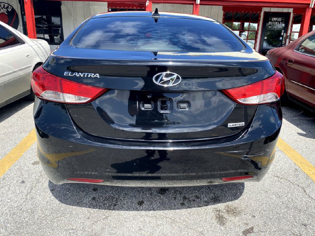 Photo 13 of this HYUNDAI ELANTRA