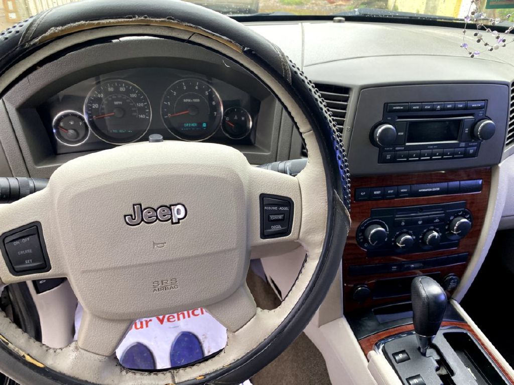 Photo 5 of this JEEP GRAND CHEROKEE