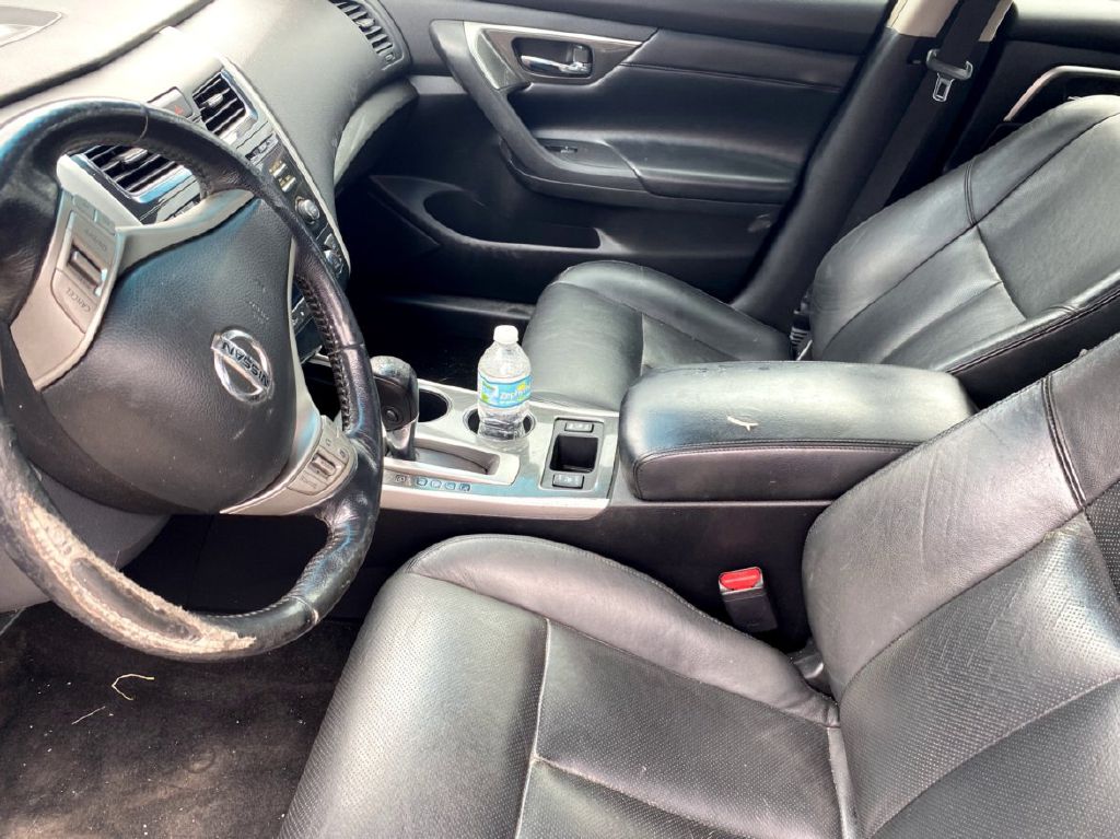 Photo 6 of this NISSAN ALTIMA