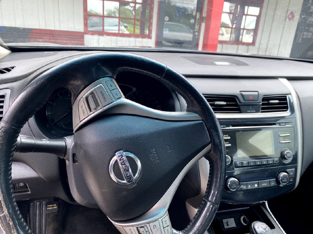 Photo 7 of this NISSAN ALTIMA