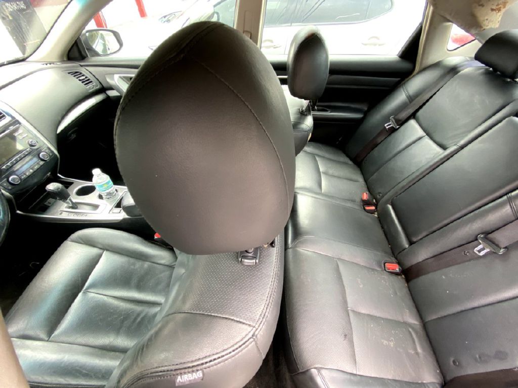 Photo 11 of this NISSAN ALTIMA