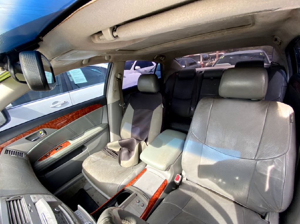 Photo 8 of this TOYOTA CAMRY