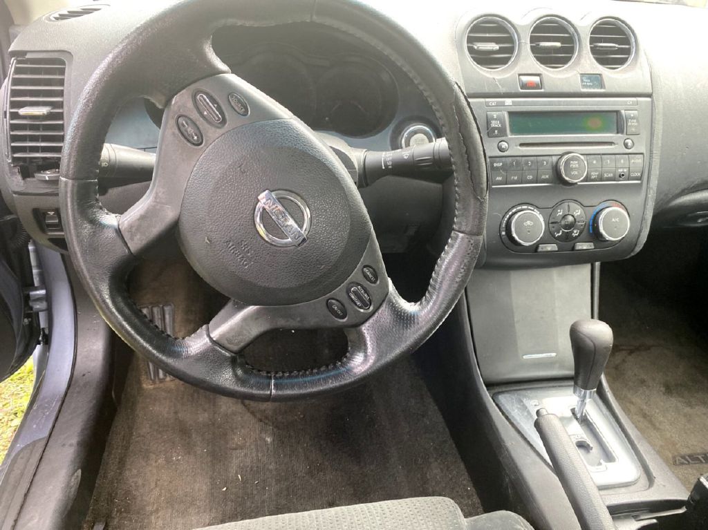 Photo 5 of this NISSAN ALTIMA