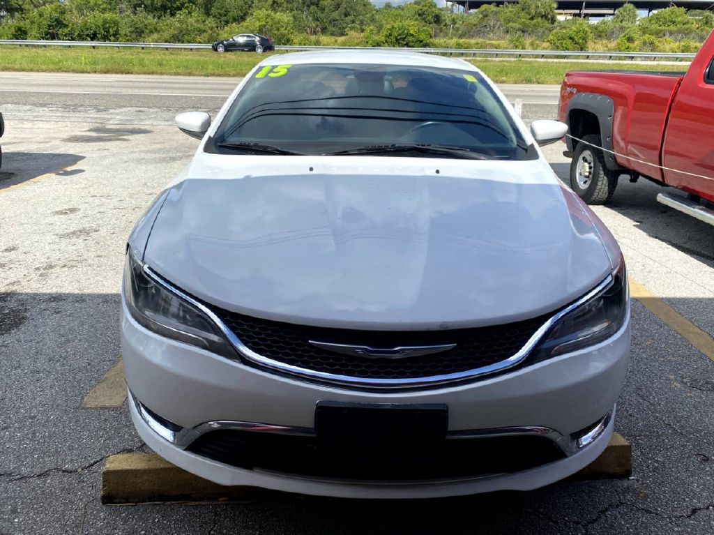 Photo 3 of this CHRYSLER 200