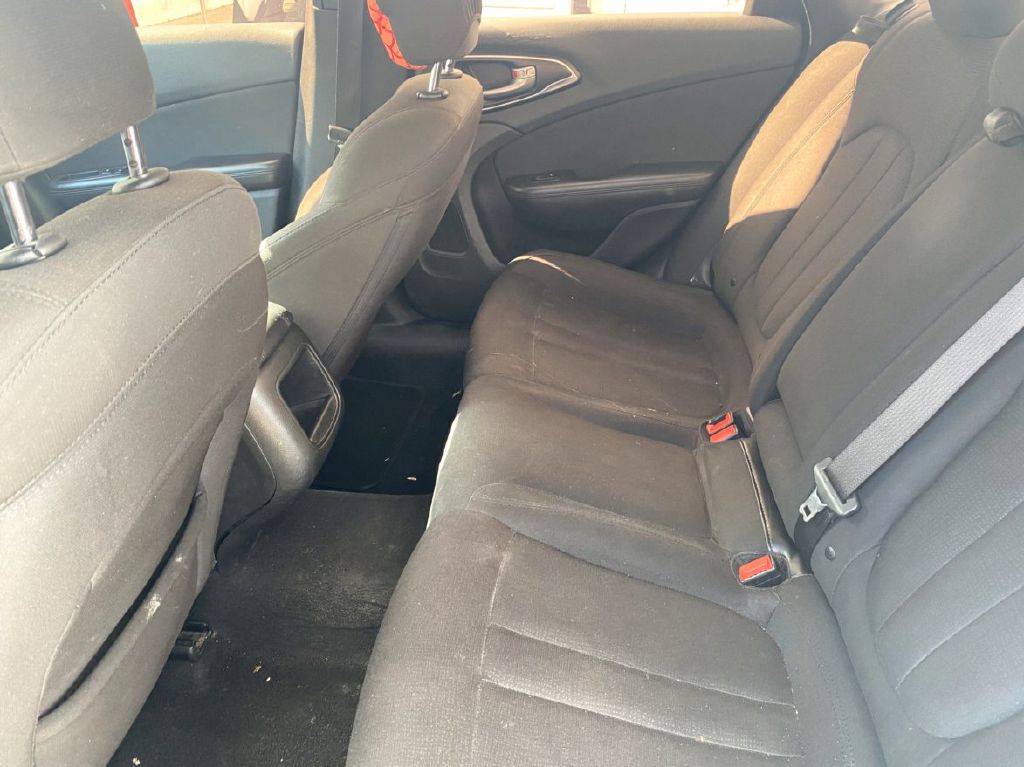 Photo 10 of this CHRYSLER 200
