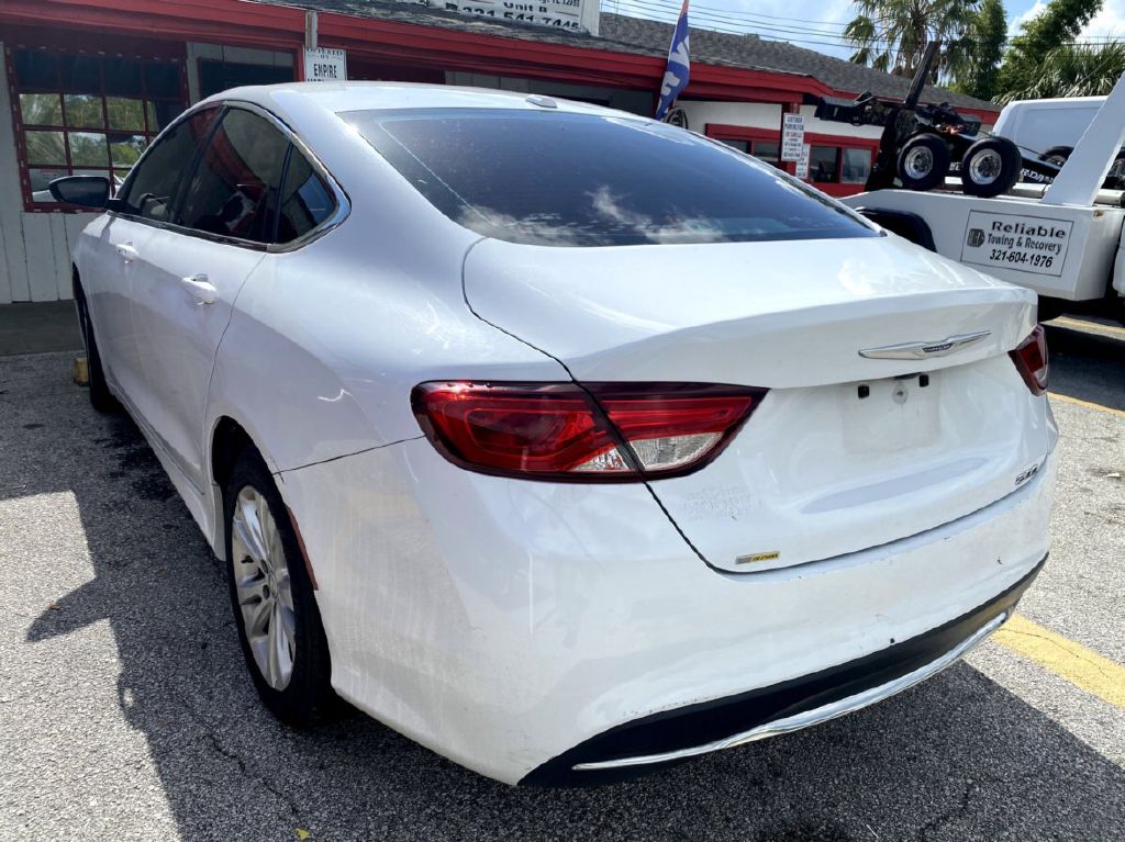 Photo 12 of this CHRYSLER 200