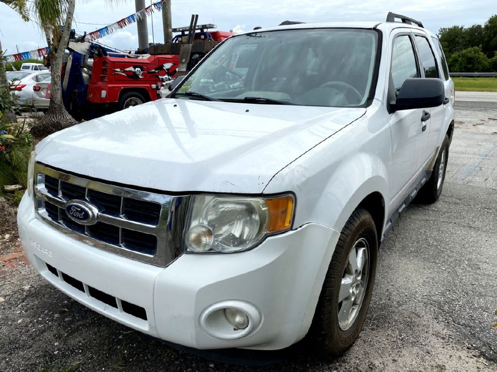 Photo 2 of this FORD ESCAPE