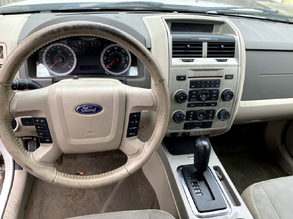 Photo 7 of this FORD ESCAPE