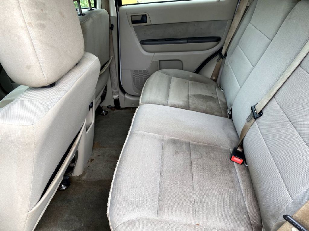 Photo 9 of this FORD ESCAPE