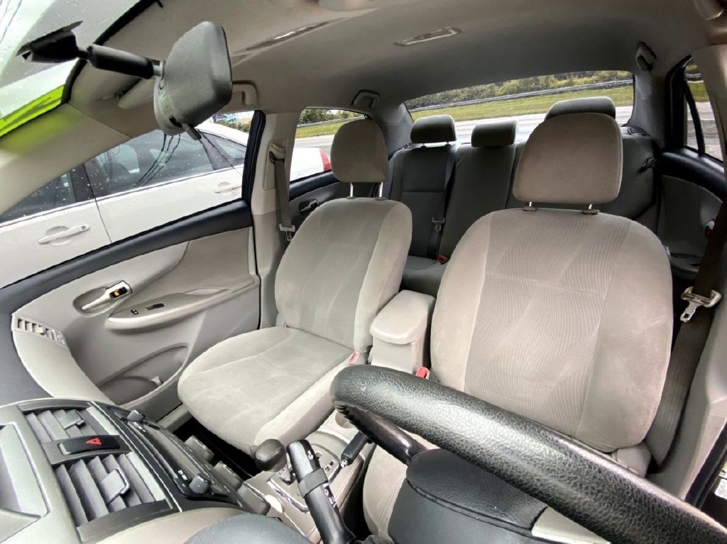 Photo 6 of this TOYOTA COROLLA