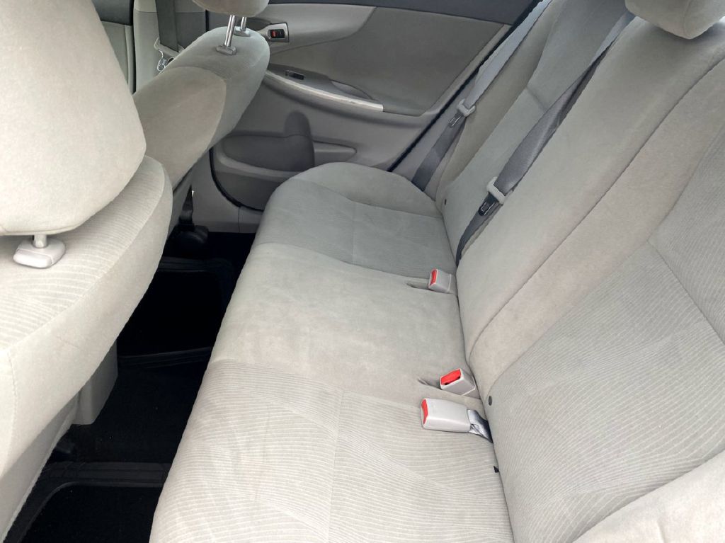 Photo 7 of this TOYOTA COROLLA