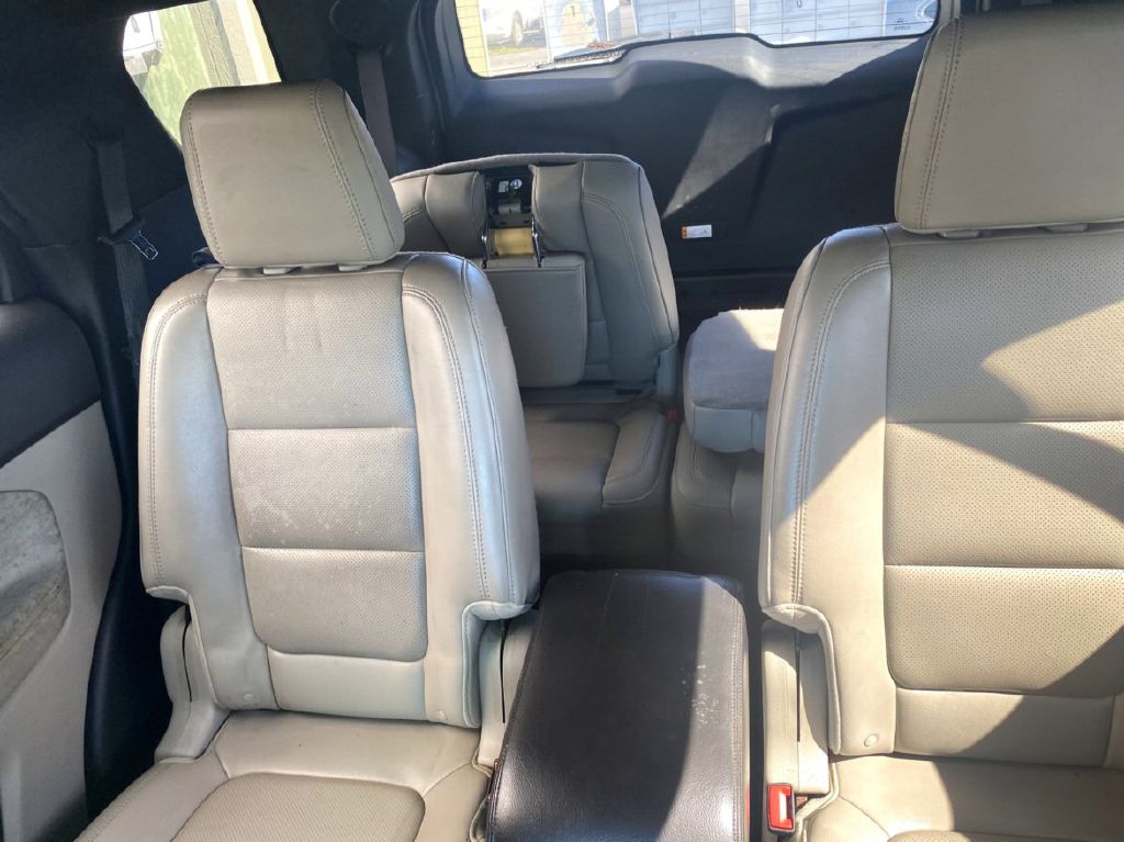 Photo 10 of this FORD EXPLORER