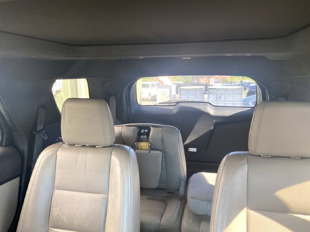 Photo 11 of this FORD EXPLORER